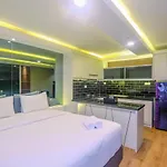 Elegant And Comfy Studio Amethyst Apartment By Travelio